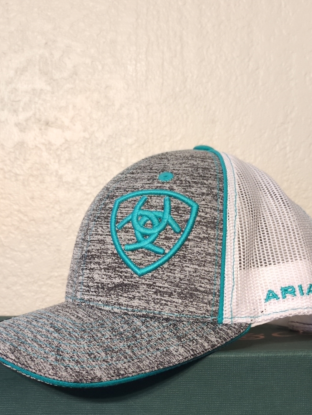 Ariat Kids Heather Gray & Teal Logo Mesh Cap